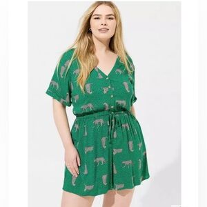 Torrid Size 2 Rayon Slub Button Front Romper Green Leopard Casual Short Sleeve